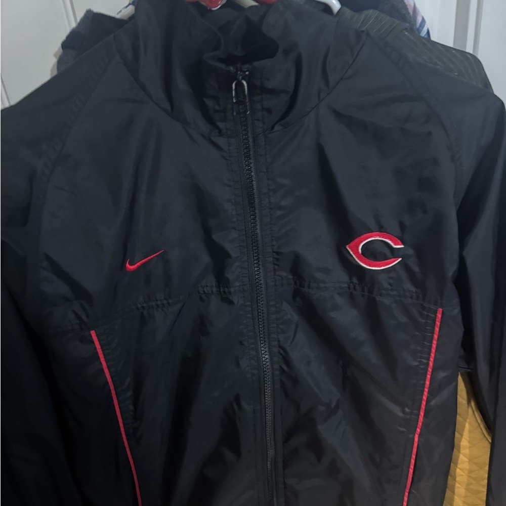 Nike youth medium Cincinnati Reds Black Team Jacket